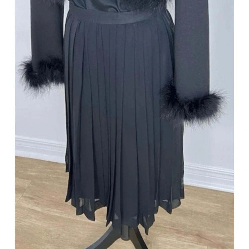 🆕Vintage Pleated Silk Black Skirt — Timeless Day to Night, Casual to a Night Out - Picture 10 of 11